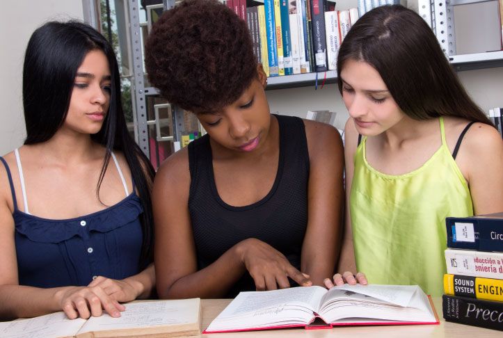 Estudiantes Posgrado Derechos Humanos UNICATÓLICA Estudiantes Posgrado Derechos Humanos UNICATÓLICA