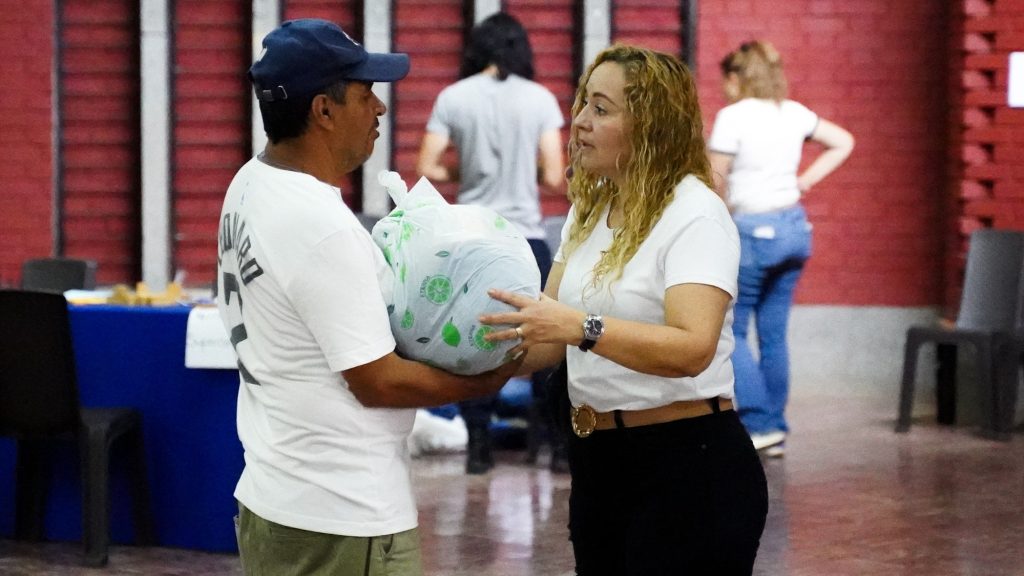 La solidaridad de UNICATÓLICA llegó a Altos de Santa Elena