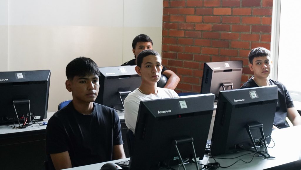 Pregrado presencial vs. virtual: ¿cuál te conviene más?